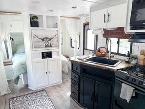 Microwave, coffee/tea maker, cookware/dishes/utensils - Comfy+Cozy Camper (Fallbrook)