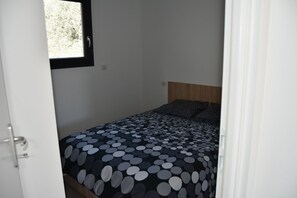 2 多间卧室、WiFi、床单