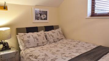 2 bedrooms, bed sheets