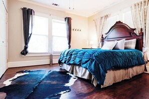 3 slaapkamers, een strijkplank/strijkijzer, gratis wifi, beddengoed