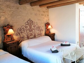 1 Schlafzimmer, Bügeleisen/Bügelbrett, Reisekinderbett, kostenloses WLAN