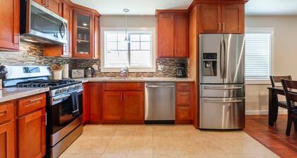 Marbella Lane - 3BR UpprLvl | DTWN SJ | Ldry + P