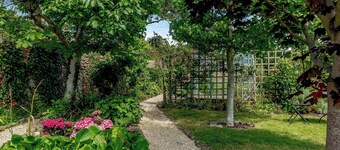 The Retreat - M555306