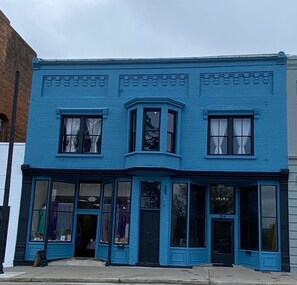 Exterior - LOFTS OVER MAIN ~ Walhalla Studio (Walhalla)