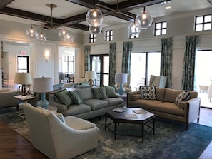 House, Multiple Beds, Private Pool, Pool View | Living room