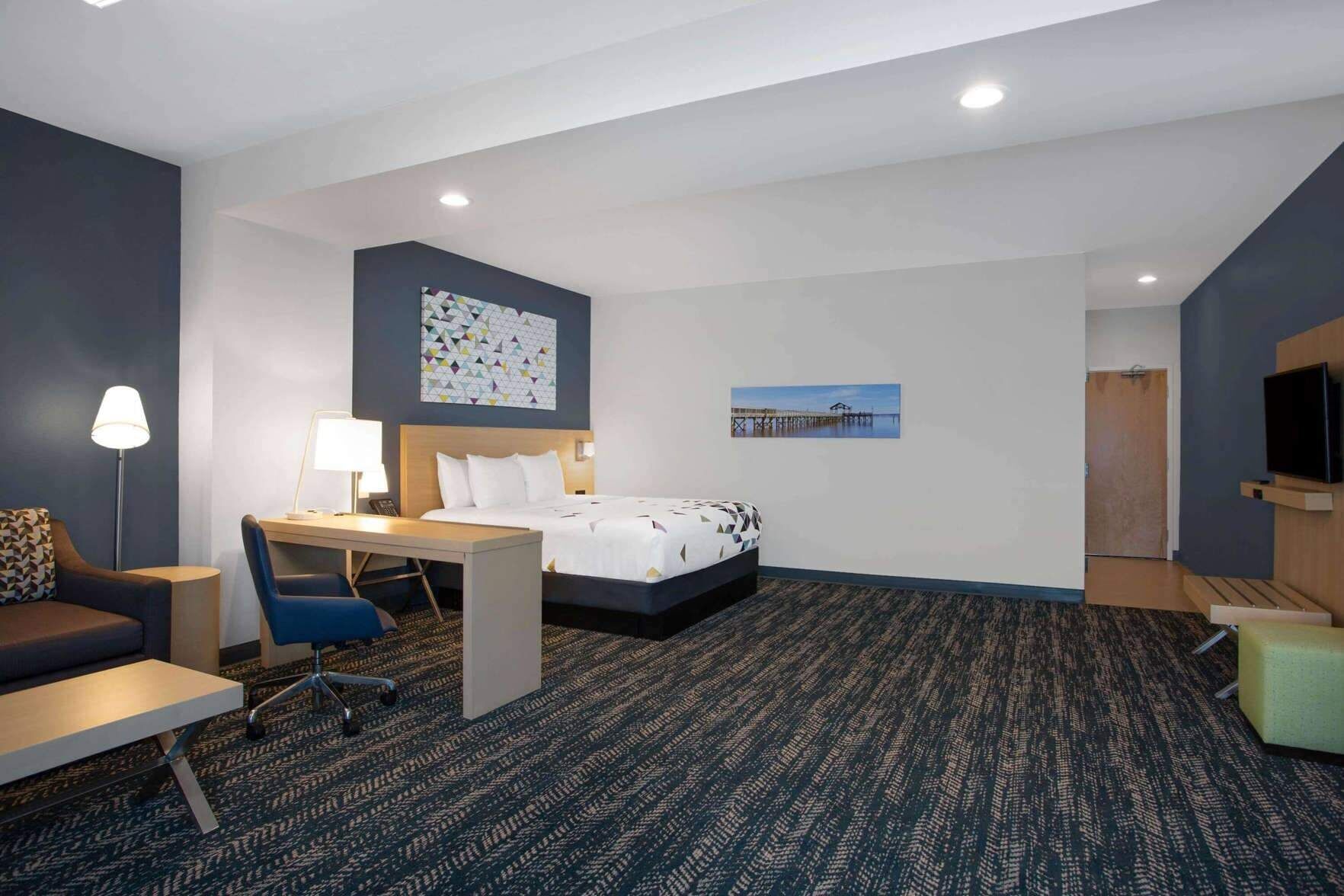 Desk, laptop workspace, blackout drapes, free WiFi