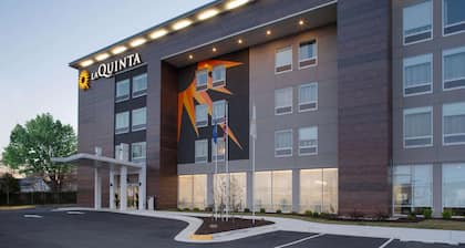 La Quinta Inn & Suites by Wyndham Manassas Va-Dulles Airport