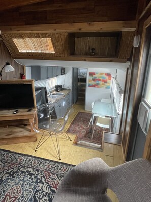 Interior - Adorable Houseboat on the river (Fort Lauderdale)