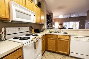 House, Multiple Beds, Private Pool | Private kitchen