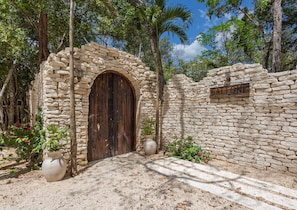 Entrada de la propiedad