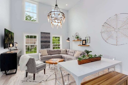 The Brownstone - 1 Block to Downtown Bentonville