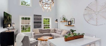The Brownstone - 1 Block to Downtown Bentonville