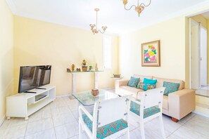 Casa | Zona de estar | Una televisión