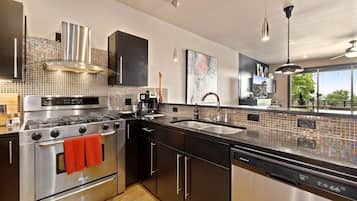 Fridge, microwave, oven, stovetop