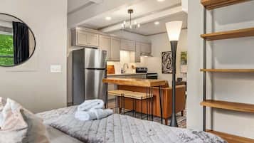 1 bedroom, iron/ironing board, WiFi, bed sheets