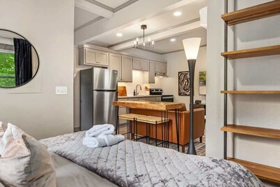 Apt. on Town Square | Downtown Fayetteville