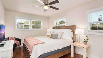 3 bedrooms, iron/ironing board, WiFi, bed sheets