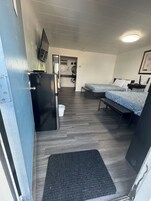 Basic Double Room | Individually decorated, individually furnished, desk, laptop workspace