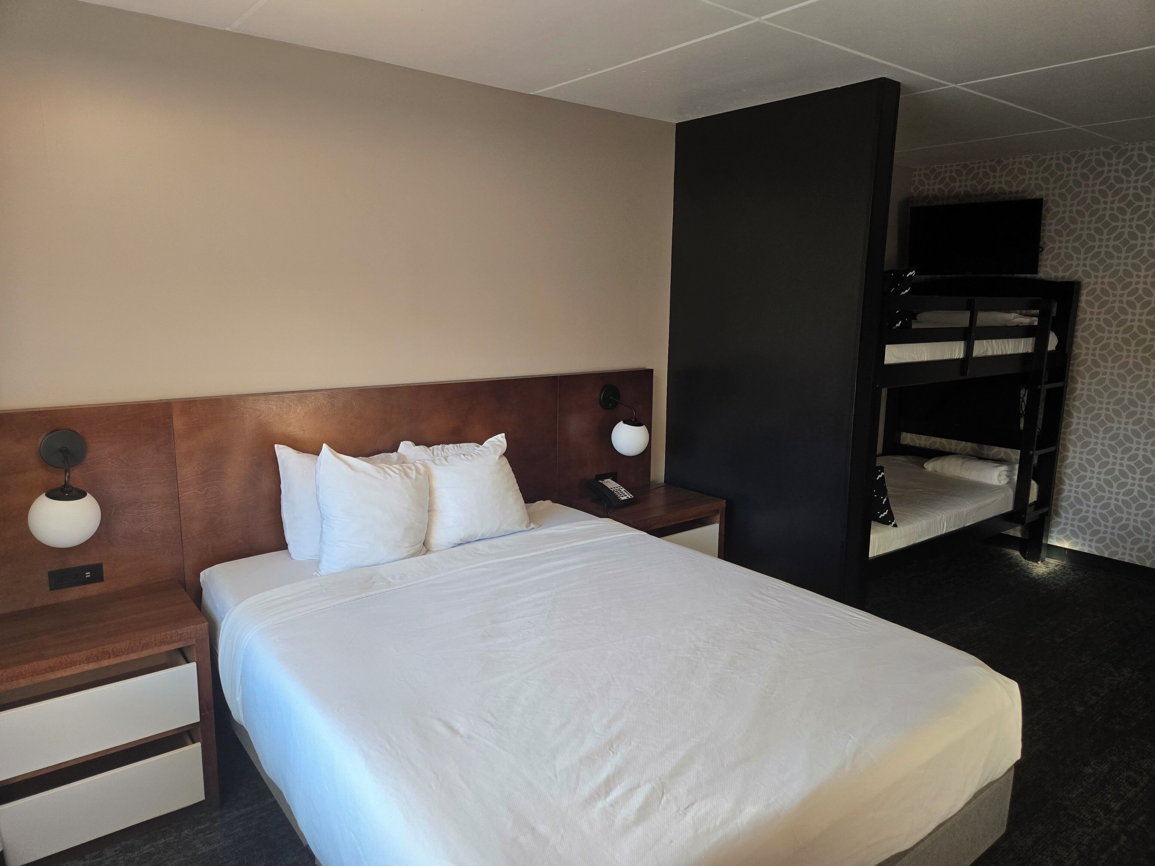 Ropa de cama hipoalergénica y caja fuerte