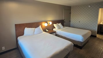 Hypo-allergenic bedding, in-room safe, laptop workspace, blackout drapes