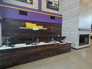 Reception - Dutch Wonderland Inn (Lancaster)