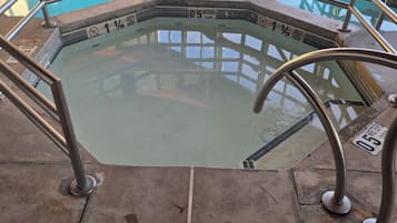 Piscina coberta i piscina a l'aire lliure de temporada