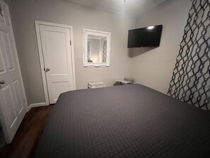 2 bedrooms, in-room safe, iron/ironing board, WiFi