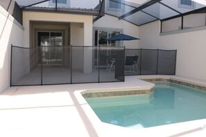 室内游泳池，室外游泳池