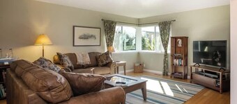 Westcliff Getaway-Walk to Natural Bridges and Westcliff!