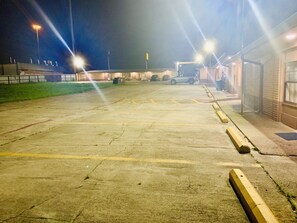 Exterior - Embassy motel (Dallas)