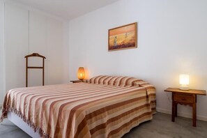 5 bedrooms, iron/ironing board, travel cot, free WiFi