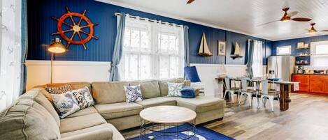 Smart TV, libros y oficina