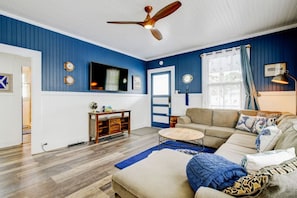 Smart TV, books, offices