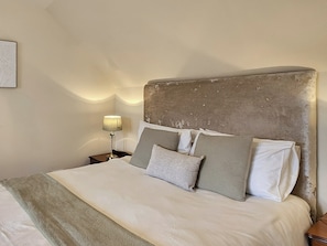 4 bedrooms, free WiFi, bed sheets