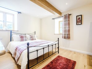 4 bedrooms, free WiFi, bed sheets