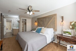 3 makuuhuonetta, silitysrauta/-lauta, ilmainen Wi-Fi, vuodevaatteet