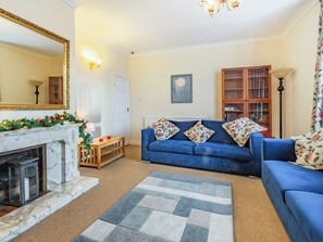 Fireplace - 3 bedroom accommodation in Thornholme, near Driffield (Thornholme, near Driffield)