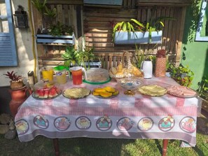 Free daily cooked-to-order breakfast