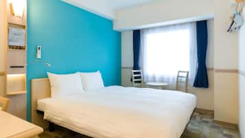 Desk, blackout curtains, WiFi, bed sheets