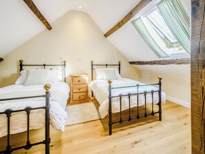 2 多间卧室、免费 WiFi、床单