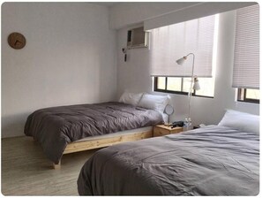 Quadruple Room | Desk, blackout drapes, free WiFi, bed sheets - HELLO HOUSE (Kaohsiung)