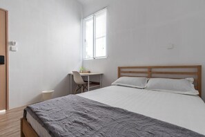 Double Room | Desk, blackout drapes, free WiFi, bed sheets - HELLO HOUSE (Kaohsiung)