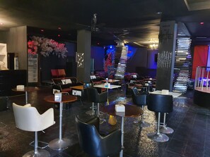 Bar (on property) - Royal Suites (Pattaya)