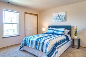 2 bedrooms, iron/ironing board, Internet, bed sheets