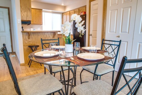 Cozy Meridian Home * HULU * W/D * 12 Min to Boise
