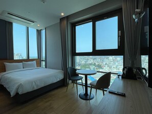 1 bedroom, in-room safe, individually decorated, individually furnished