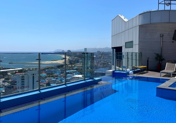 Seasonal outdoor pool