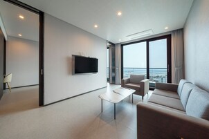 Caja de seguridad en la habitación y decoración personalizada 