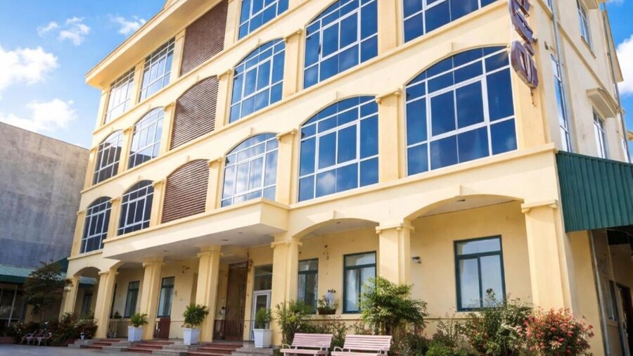 Hotel 99