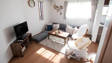 Private Vacation Home | 1 bedroom, individually decorated, individually furnished, desk